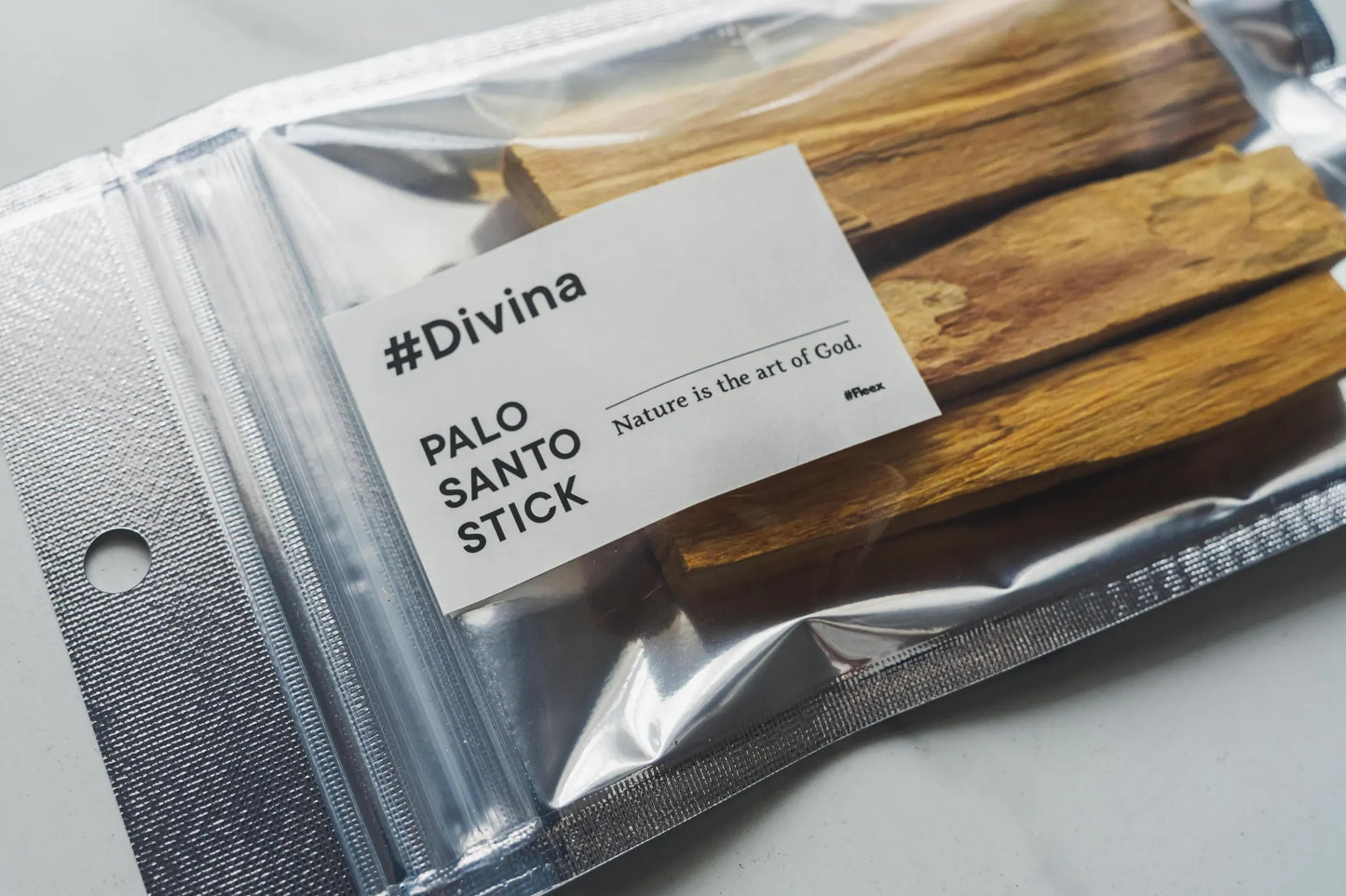 #Divina　パロサントスティック