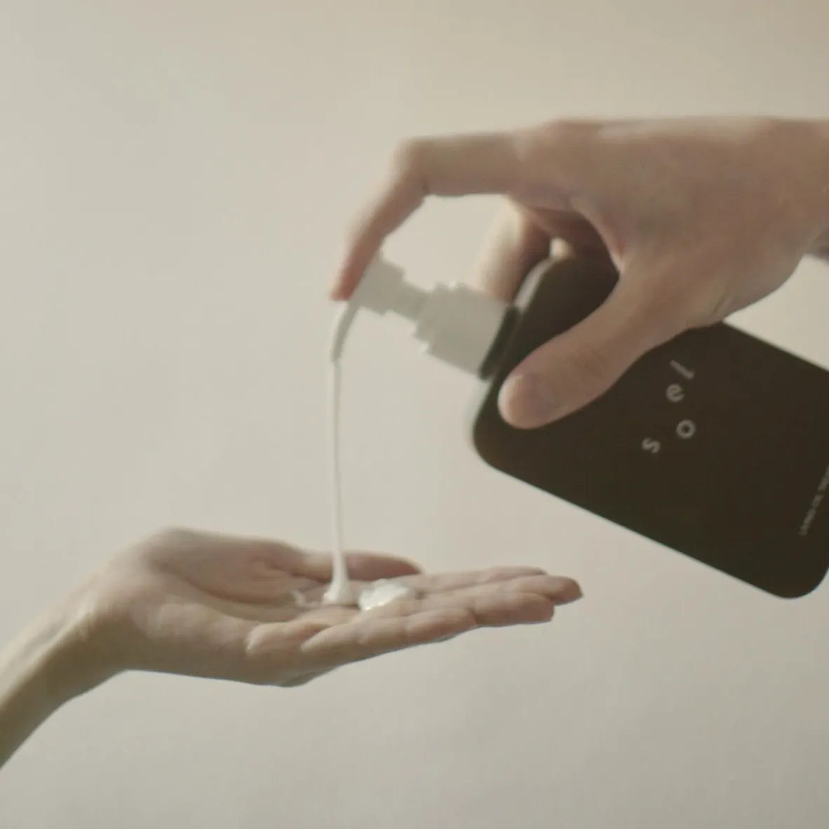 soel LIVING-OIL トリートメント【詰め替え用】250mL