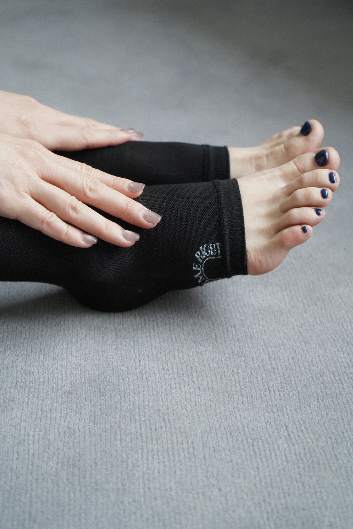 TREAT ME RIGHT  SILK COMPRESSION SOCKS
